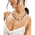 Pieces faux shell necklace in cream & black