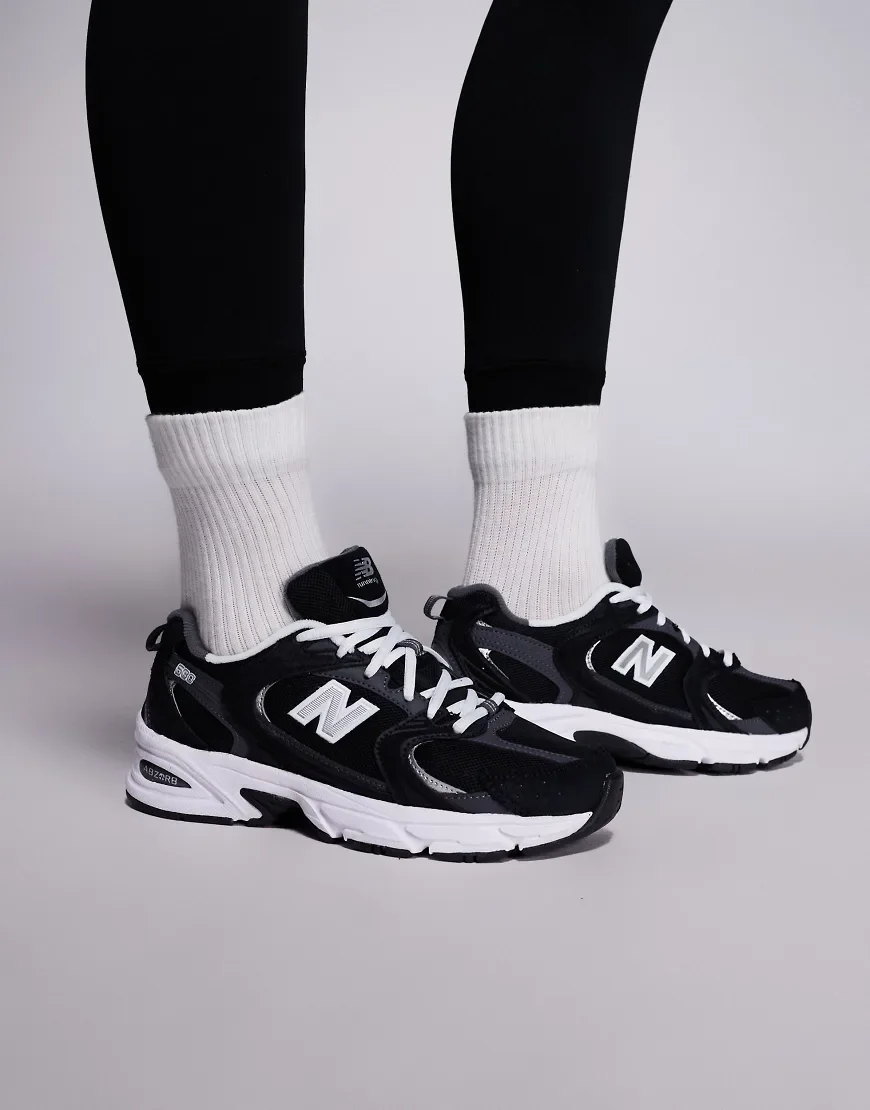 New Balance 530 sneakers in black