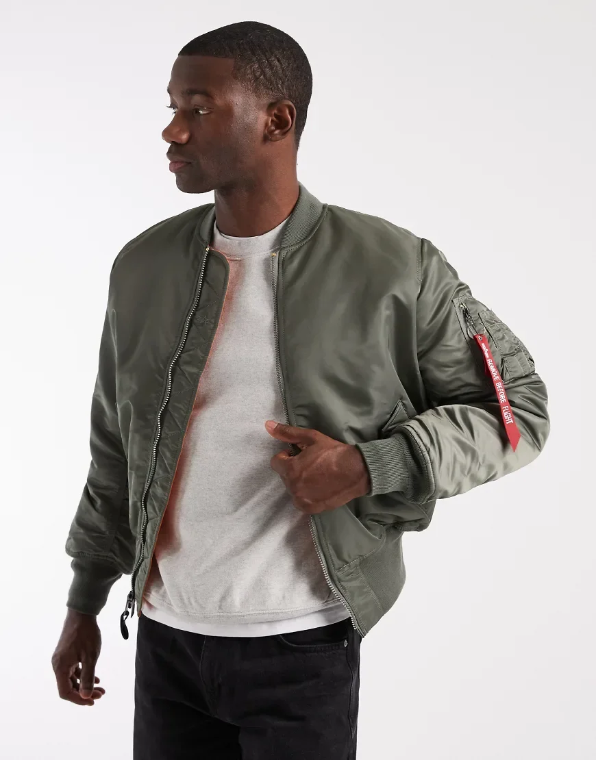 Alpha Industries bomber jacket in khaki-Green