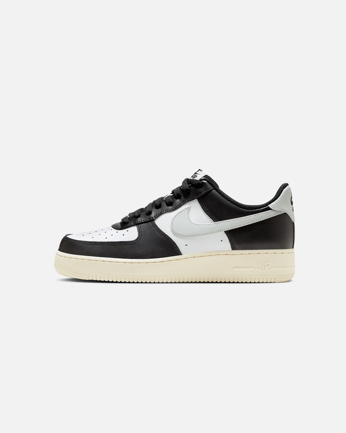Nike Air Force 1 '07 White/silver - Size 11