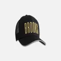 Brooks Discovery Trucker Hat BLACK/MEDALS