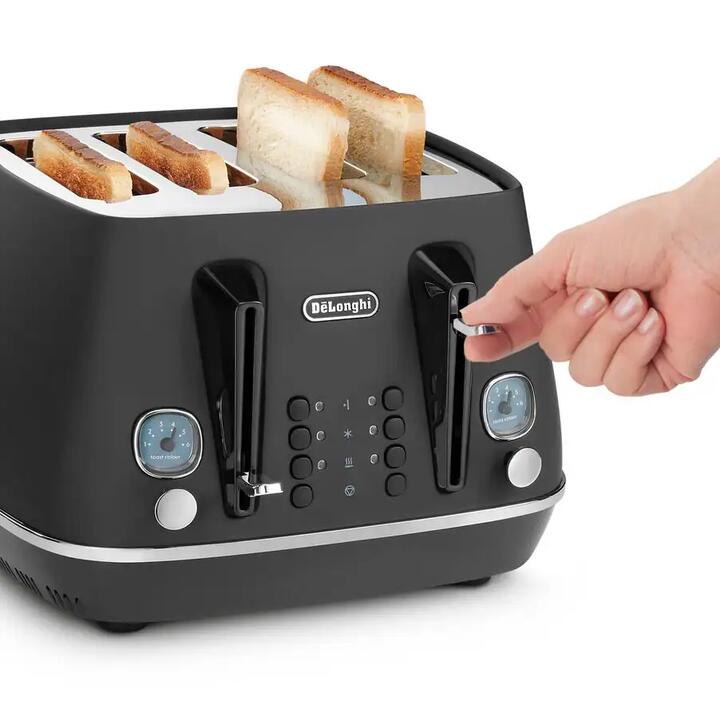 De'Longhi Distinta Moments 4 Slice Toaster Black