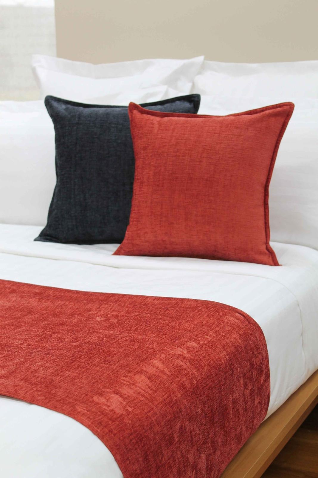 Parker Russet Bed Runner - King