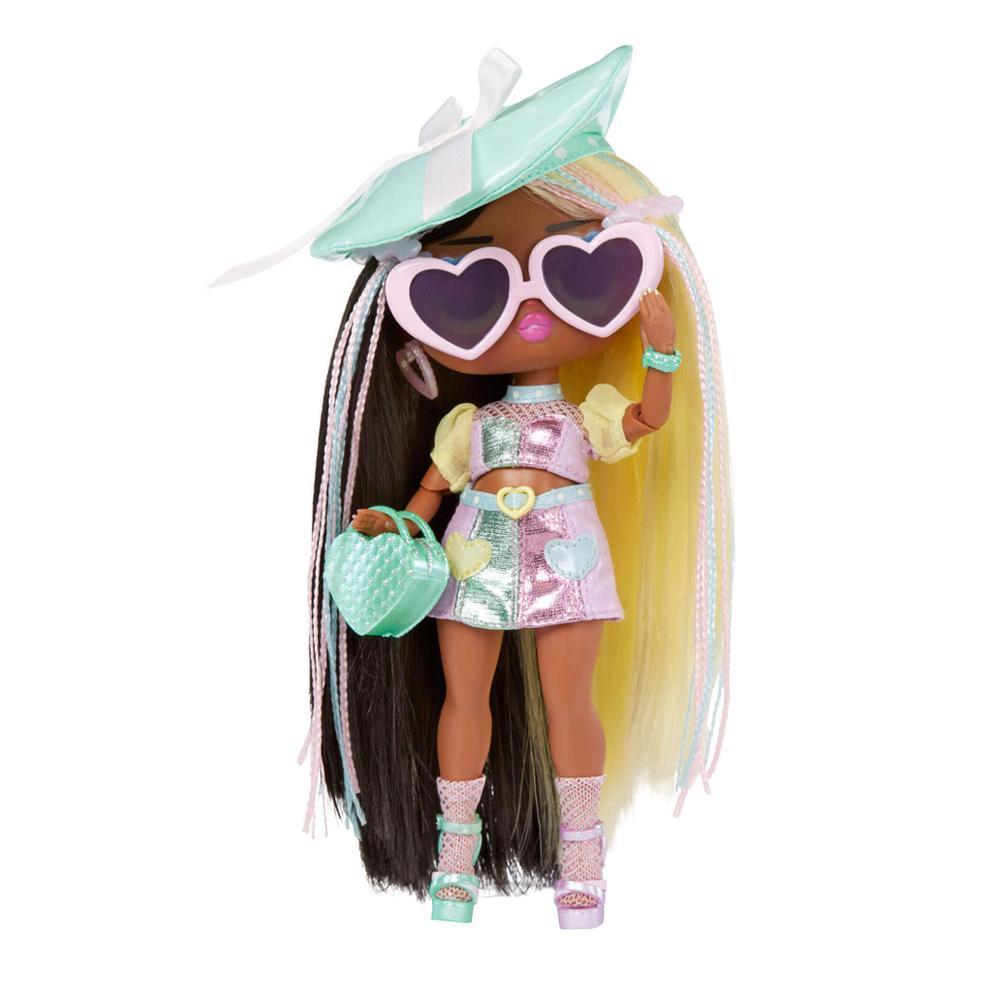 L.O.L. Surprise! Tweens Series 4 Fashion Dressup Kids Doll Darcy Blush 16.5cm 4+