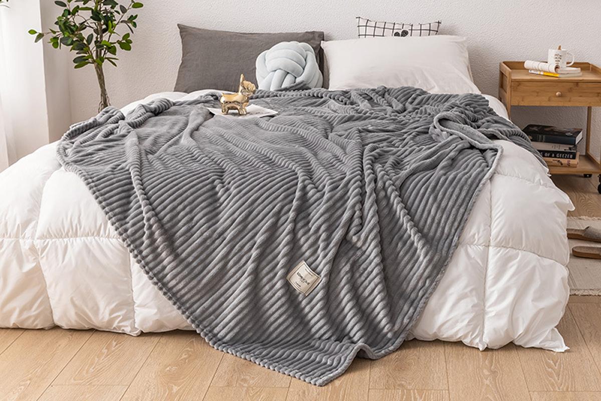 Solid Soft Flannel Plush Throw Sofa Bedding Blanket -Gray / M