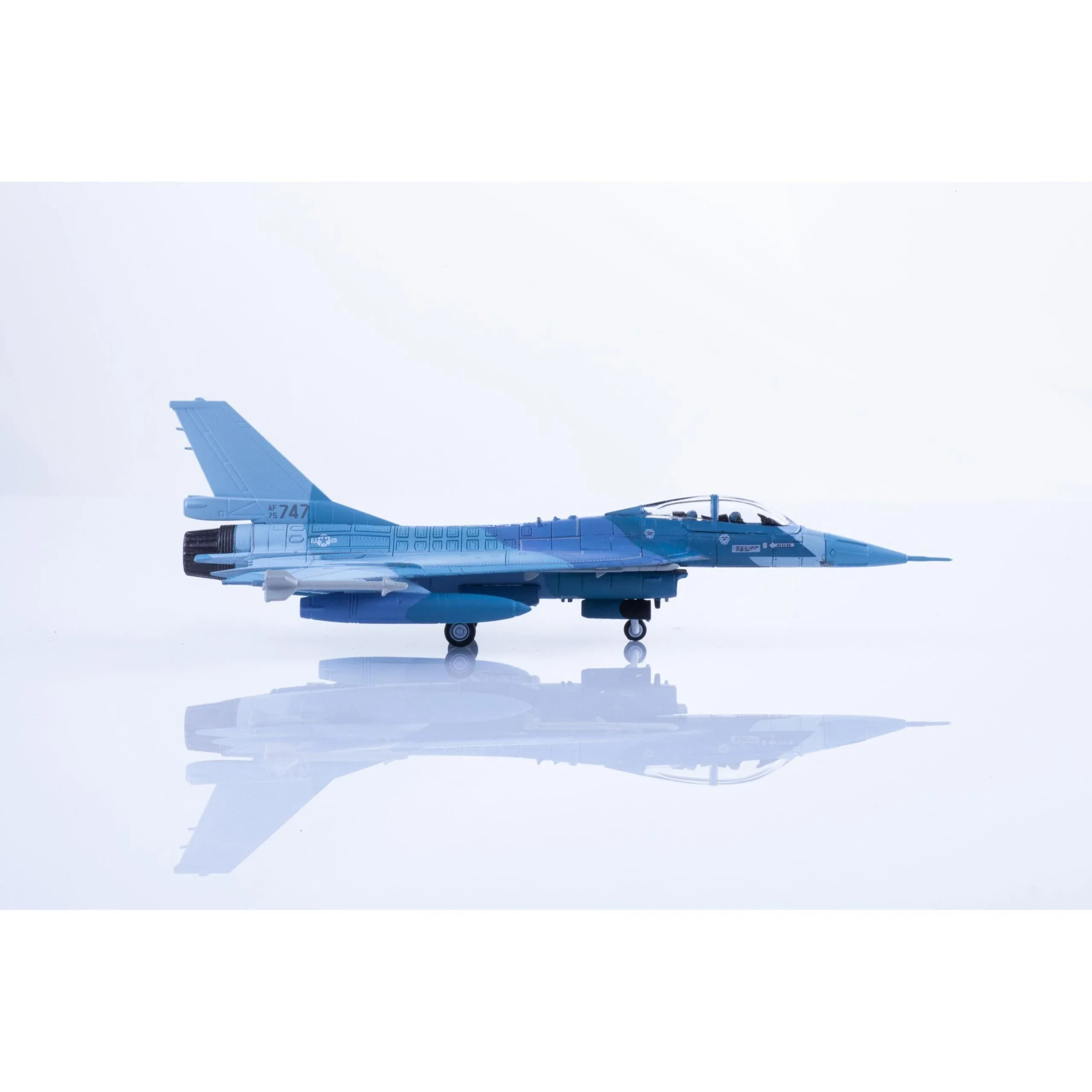 Aviation Fighters Series 1/144 F16x U.S. Air Force Xl2 Prototype